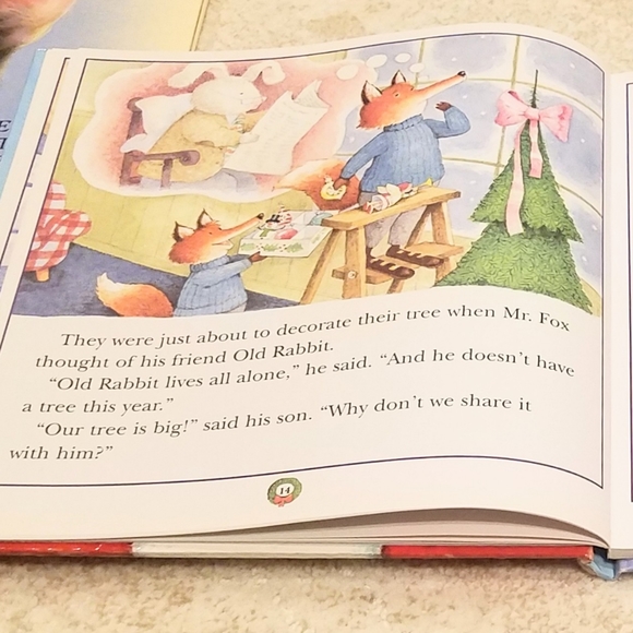 A Lot of 2 Hardcover Holiday Christmas Books School Party Gift Exchange - Picture 8 of 8